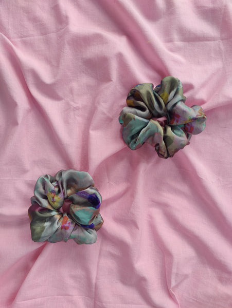 SPACE GREY~Scrunchie